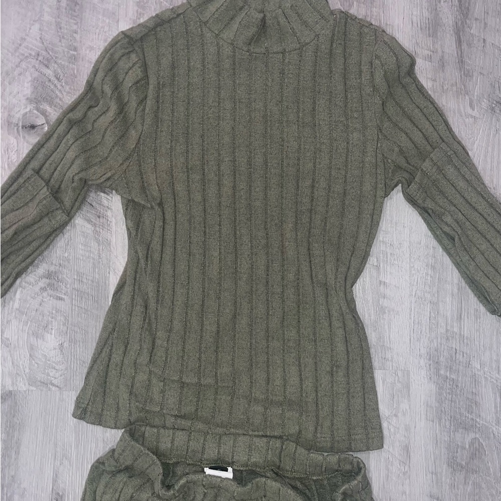 Olive Green Ribbed Turtleneck Sweater
